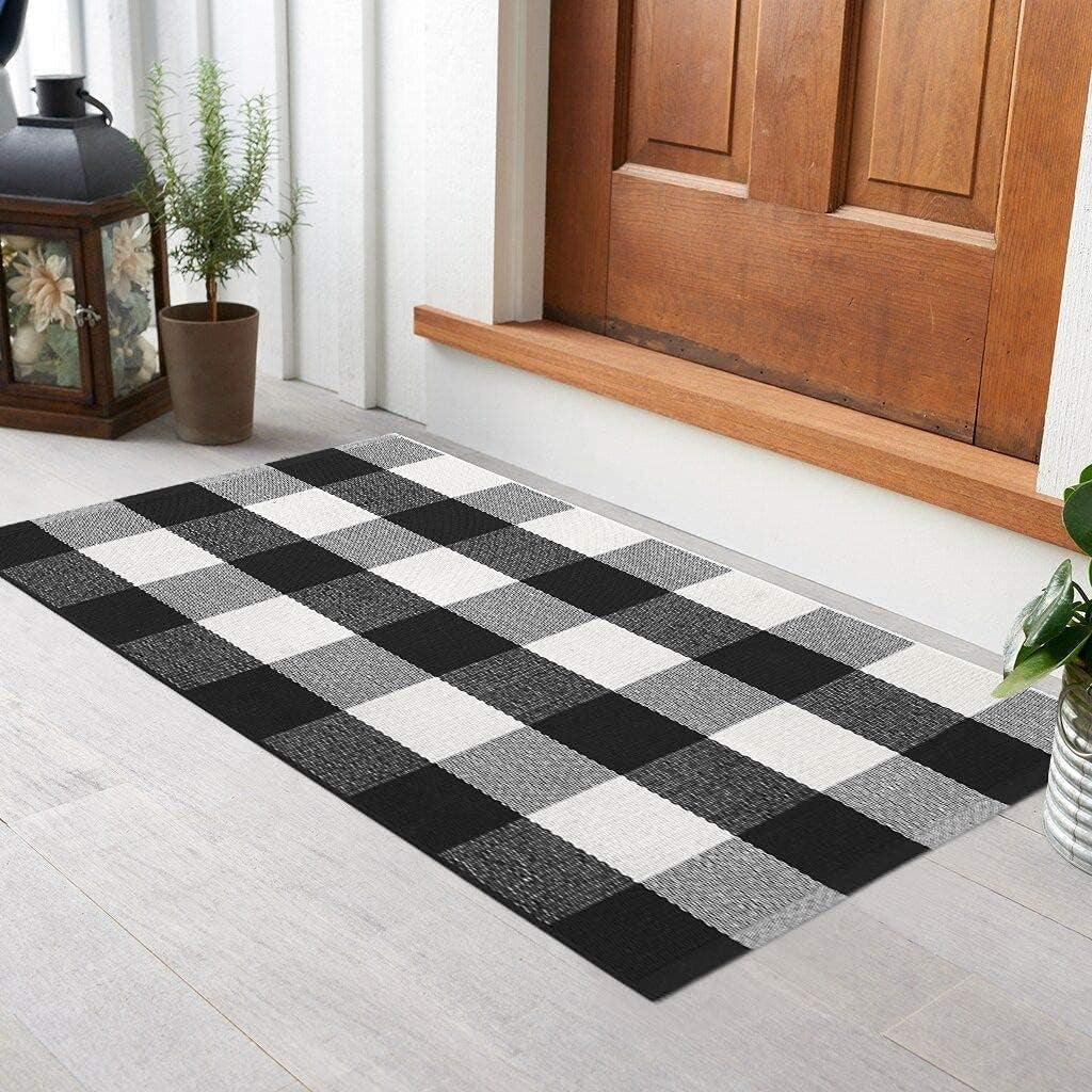 Buffalo Plaid Front Porch Rug, Small Black White 2X3 Outdoor Door Mat, Washable Woven Checkered Entryway Rugs, Welcome Layered Doormats for Farmhouse Kitchen/Bathroom/Patio