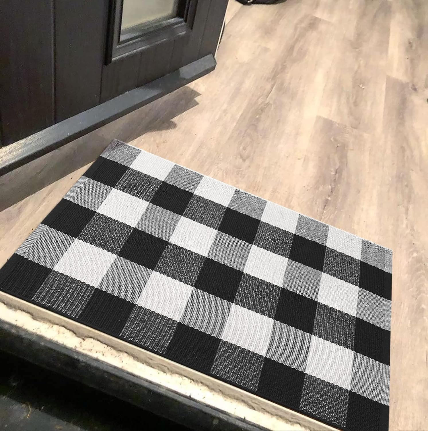 Buffalo Plaid Front Porch Rug, Small Black White 2X3 Outdoor Door Mat, Washable Woven Checkered Entryway Rugs, Welcome Layered Doormats for Farmhouse Kitchen/Bathroom/Patio